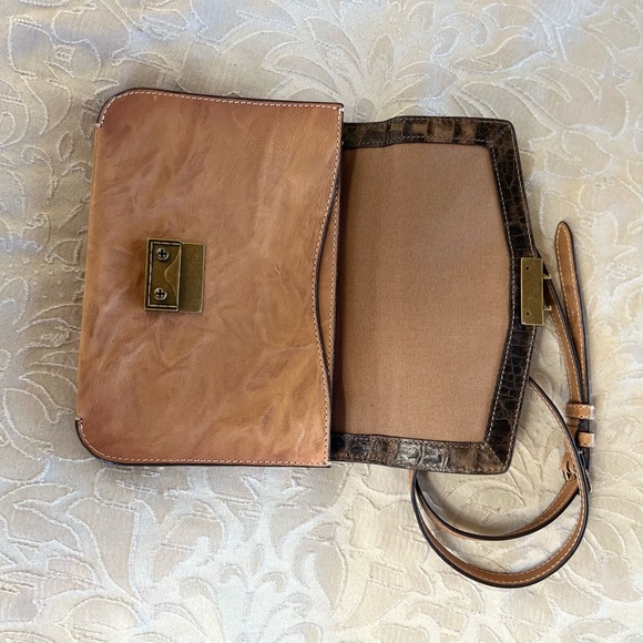 NEW FRYE CROSSBODY🤩 - Picture 9 of 12